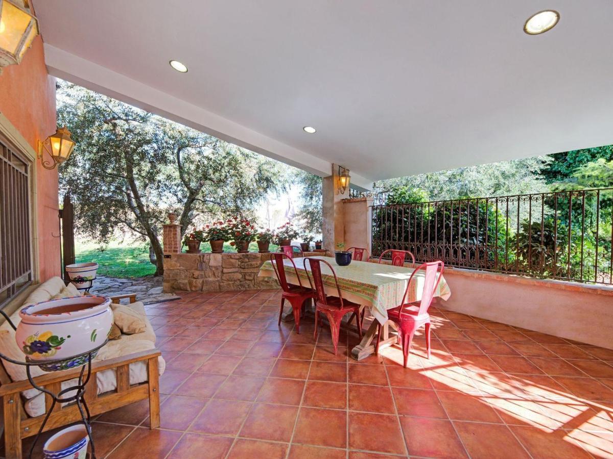 Lively Holiday Home In Fraga With Private Pool Luaran gambar