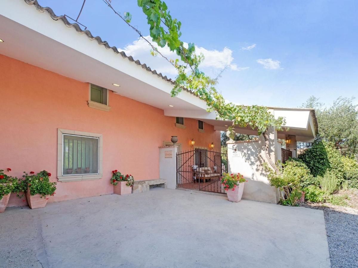 Lively Holiday Home In Fraga With Private Pool Luaran gambar