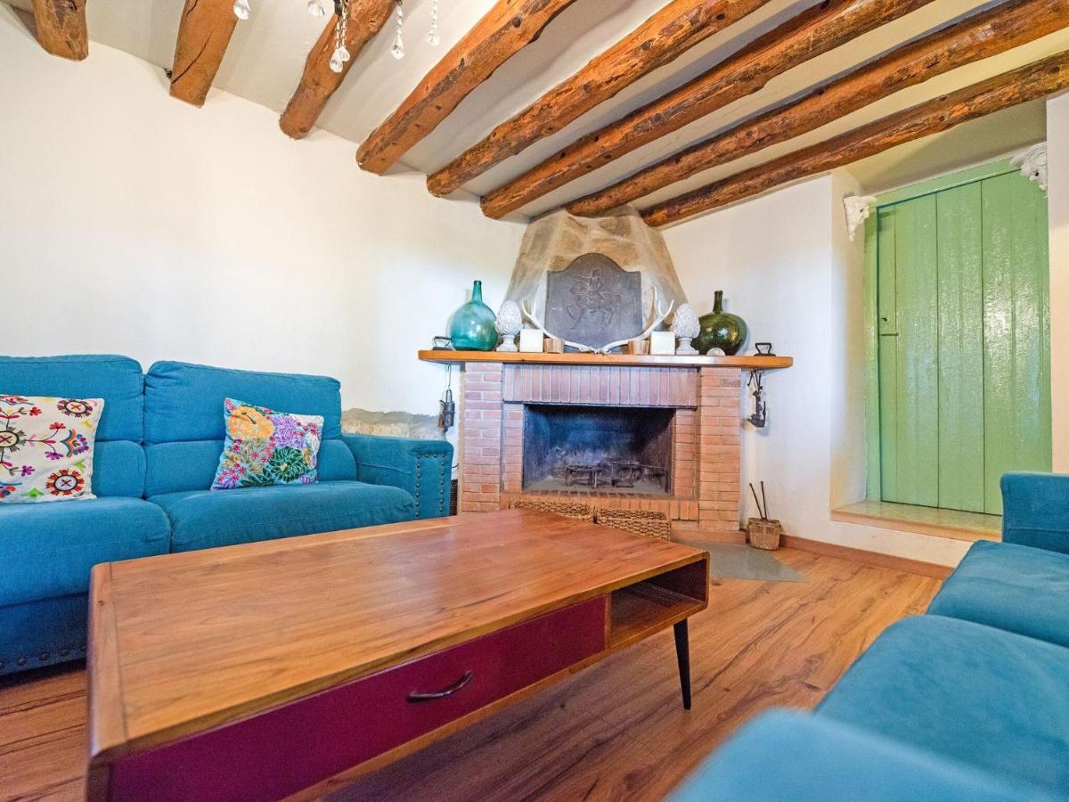 Lively Holiday Home In Fraga With Private Pool Luaran gambar
