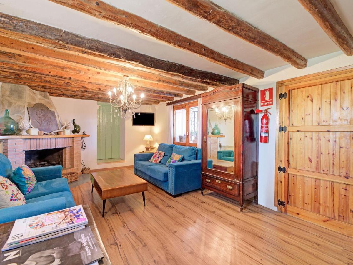 Lively Holiday Home In Fraga With Private Pool Luaran gambar